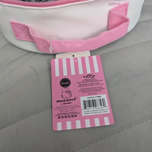NWT Hello Kitty Face/Round Shaped Insulated Lunch/Snack Box/Bag/Pail/Tote - Picture 5 of 16
